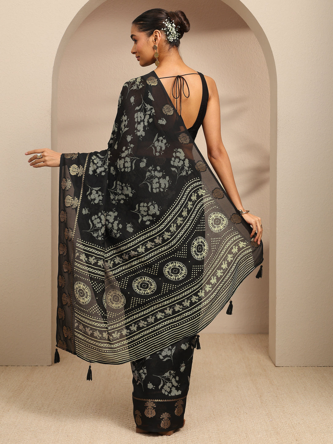Black Floral Printed Silk Blend Saree With Unstitched Blouse Piece