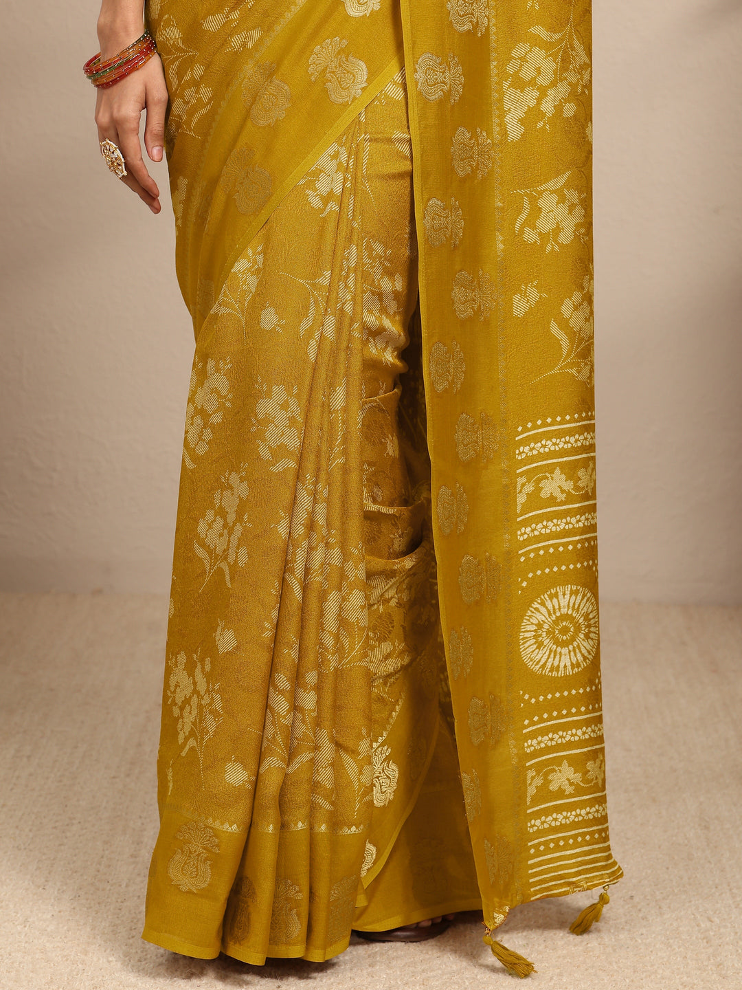 Mustard Floral Printed Silk Blend Saree With Unstitched Blouse Piece
