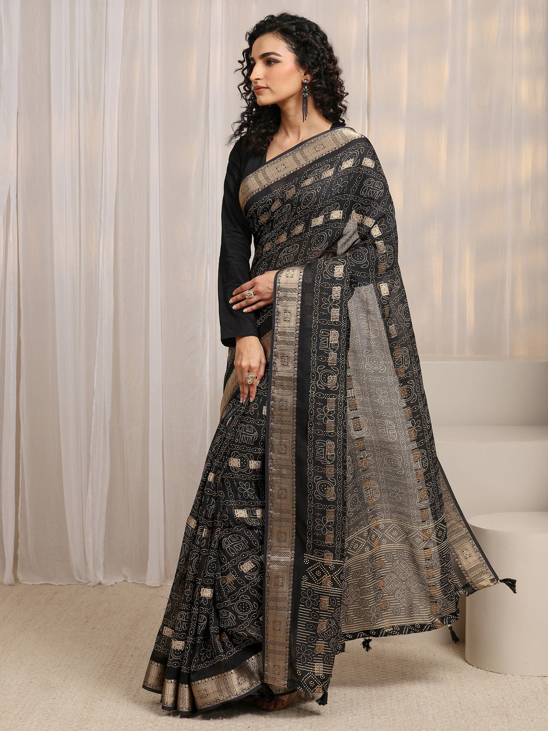 Black Bandhani Printed Silk Blend Saree 
With Unstitched Blouse Piece