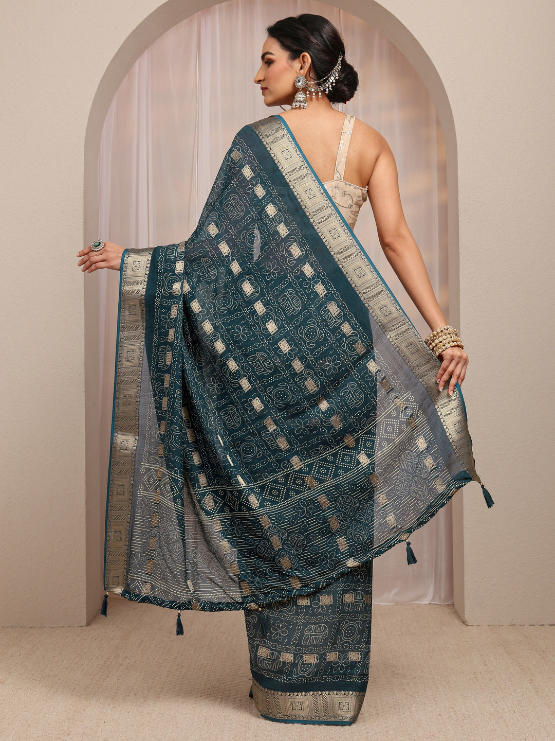 Navy Blue Bandhani Printed Silk Blend Saree With Unstitched Blouse Piece