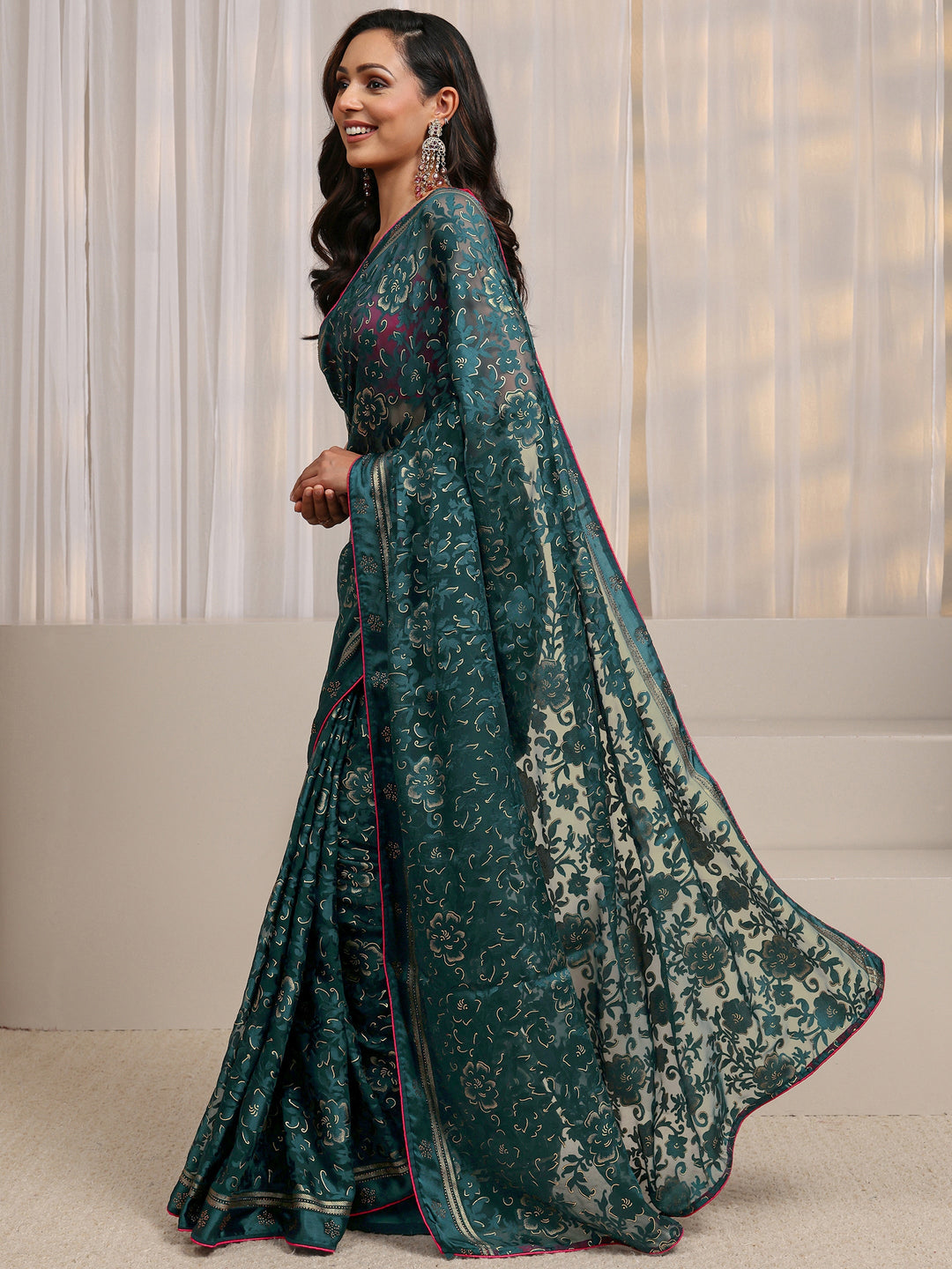 Blue Floral Printed Silk Blend Saree 
With Unstitched Blouse Piece