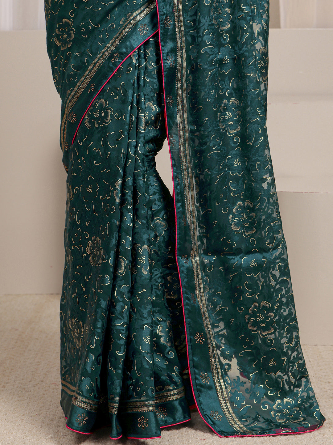 Blue Floral Printed Silk Blend Saree 
With Unstitched Blouse Piece