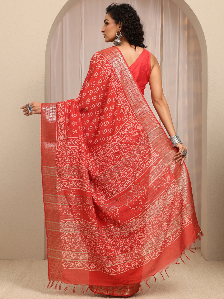 Red Floral Printed Cotton Blend Saree With Unstitched Blouse Piece