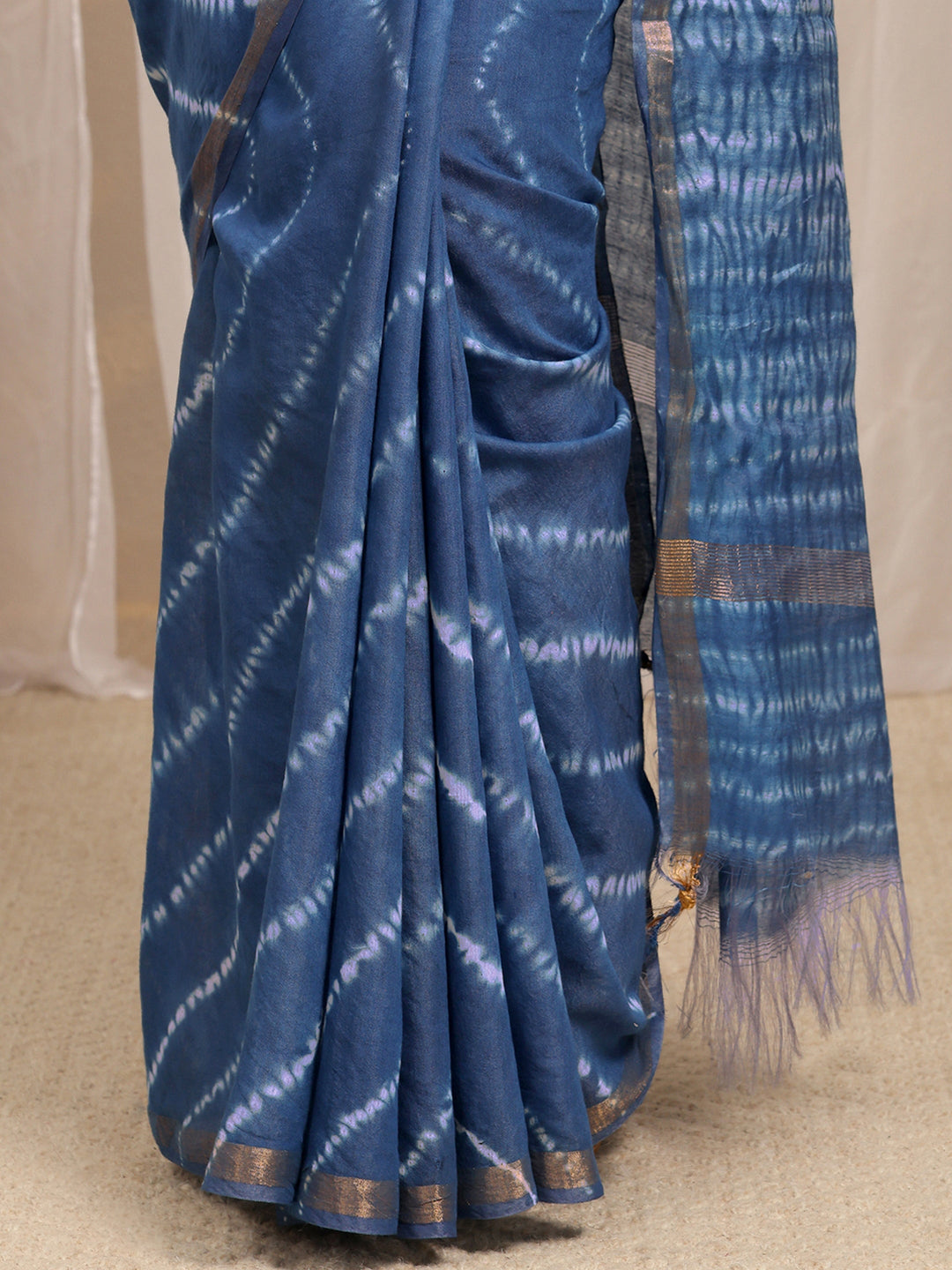 Blue Tie And Dye Printed Cotton Blend Saree With Unstitched Blouse Piece