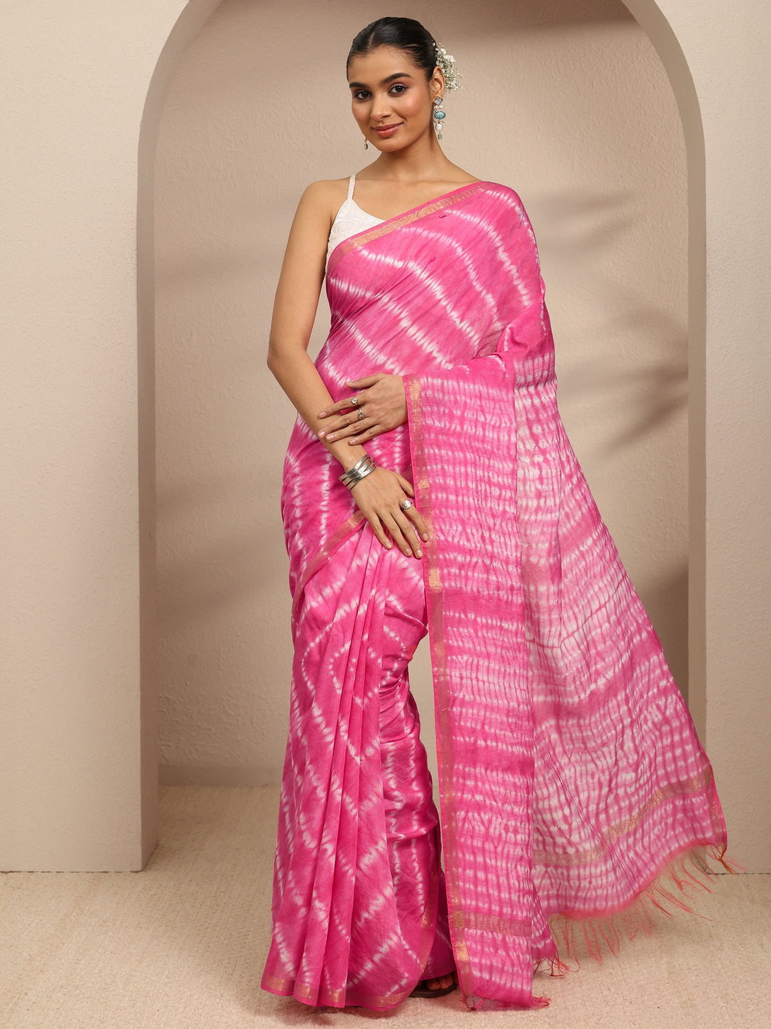 Pink Tie And Dye Printed Cotton Blend Saree With Unstitched Blouse Piece