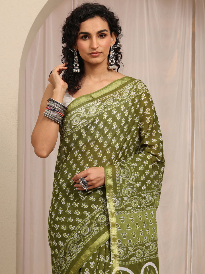 Green Printed Cotton Blend Saree With Unstitched Blouse Piece