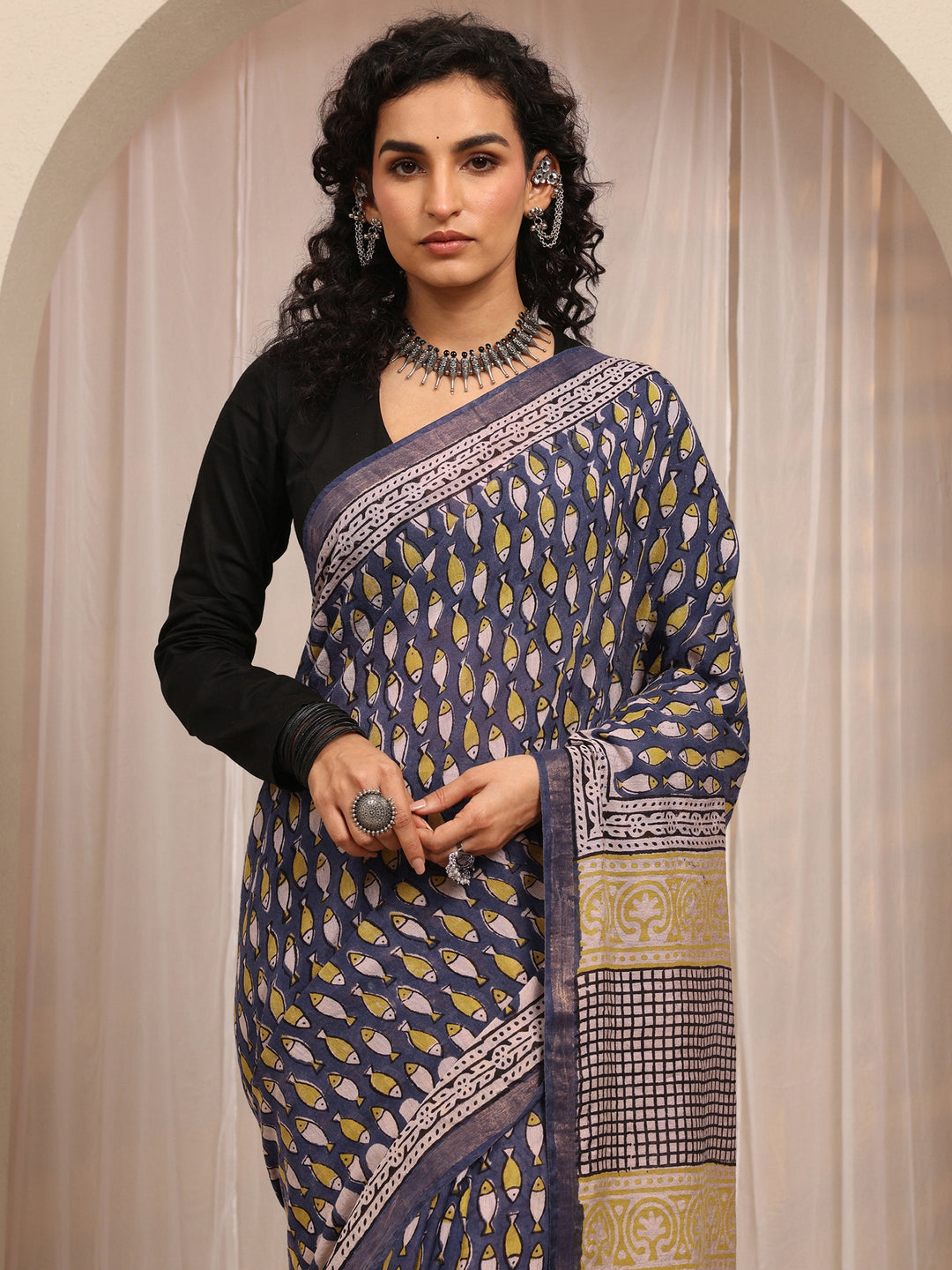 Blue Printed Cotton Blend Saree With Unstitched Blouse Piece