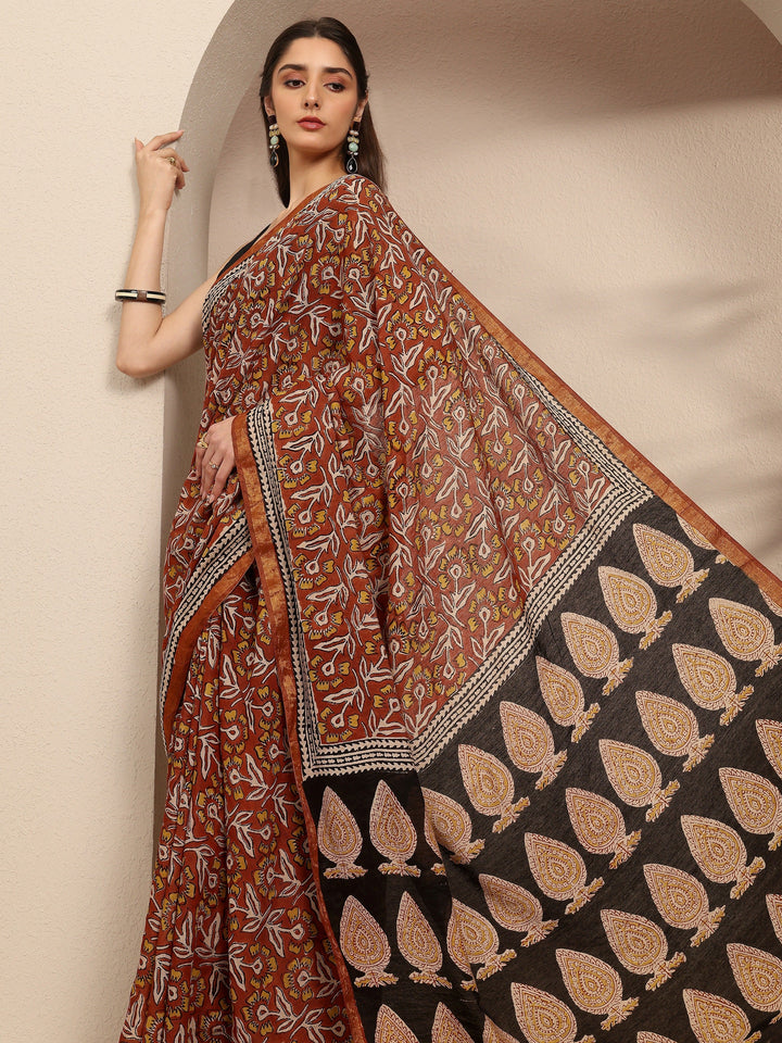 Red Ethnic Motifs Printed Cotton Blend Saree With Unstitched Blouse Piece