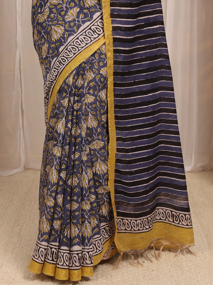 Blue Floral Printed Cotton Blend Saree With Unstitched Blouse Piece