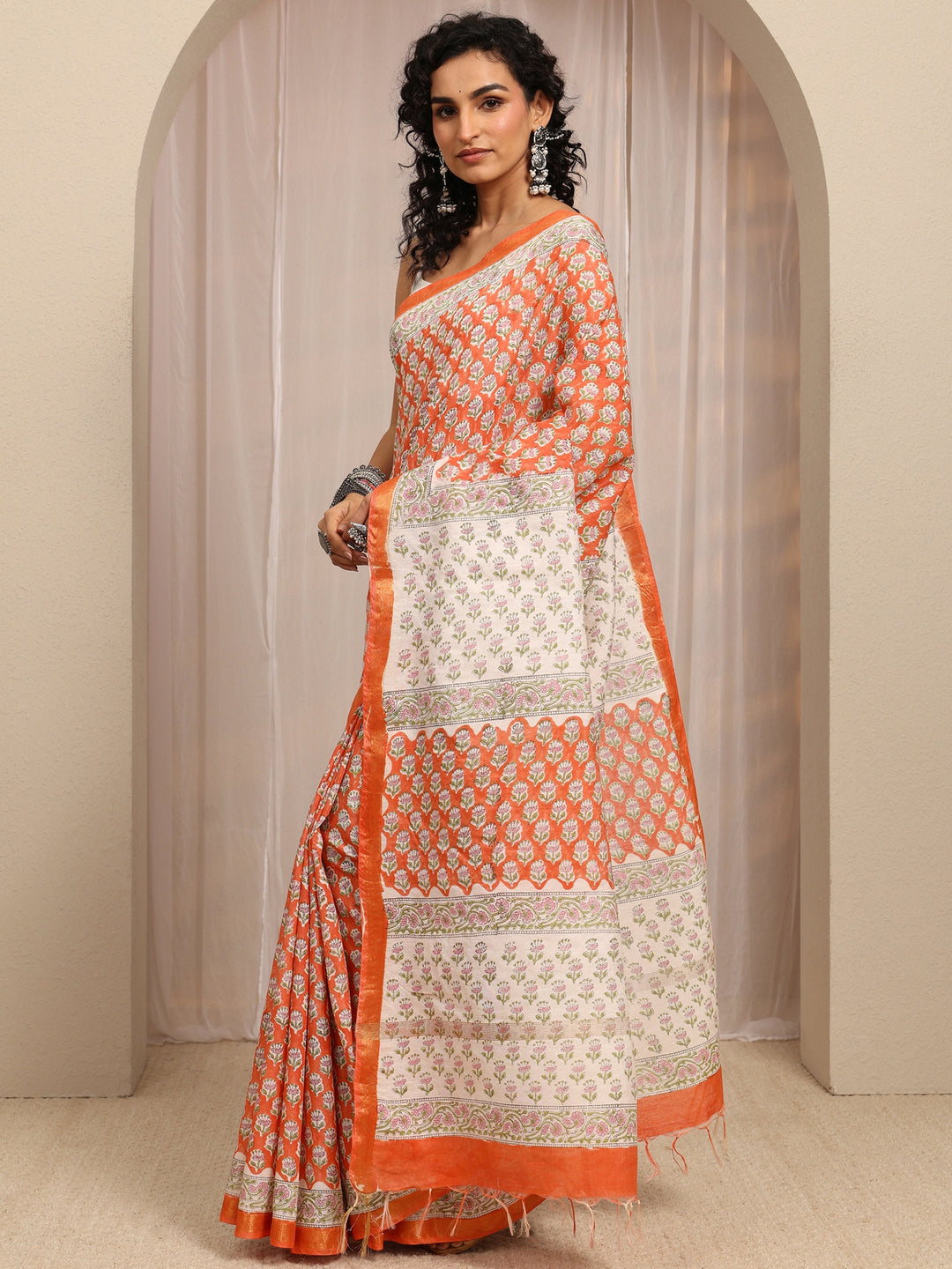 Orange Floral Printed Cotton Blend Saree With Unstitched Blouse Piece