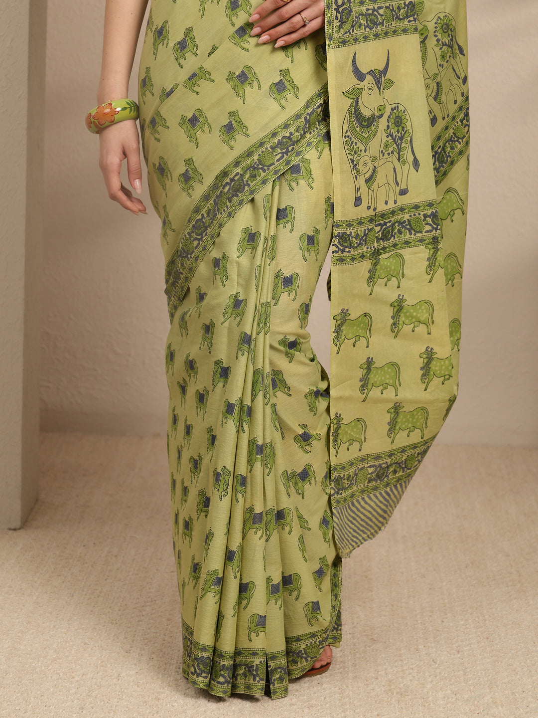 Green Ethnic Motifs Printed Cotton Blend Saree With Unstitched Blouse Piece