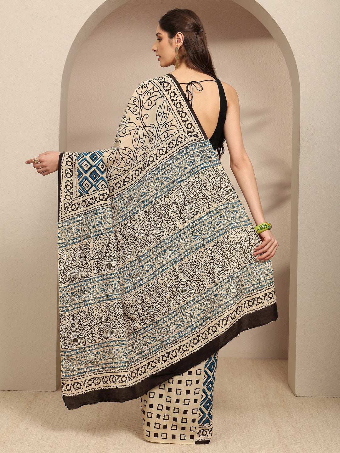 Beige Floral Printed Cotton Blend Saree With Unstitched Blouse Piece
