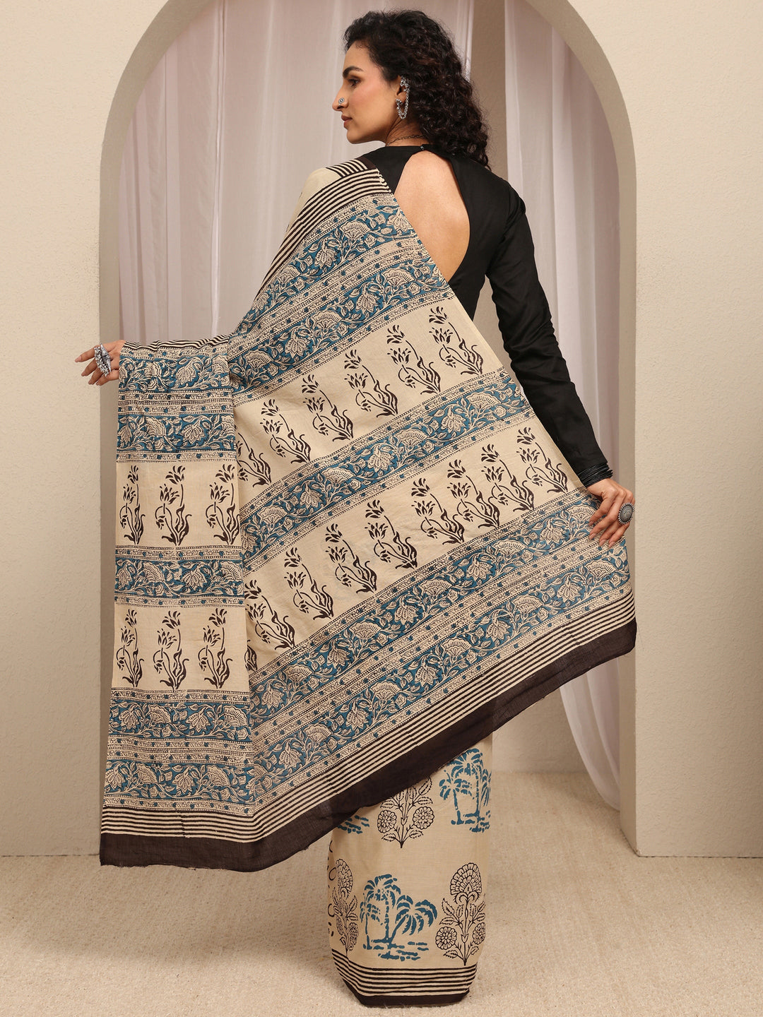 Beige Floral Printed Cotton Blend Saree With Unstitched Blouse Piece