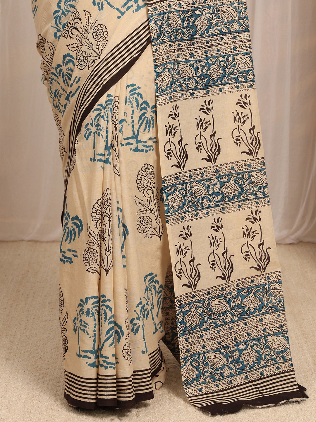Beige Floral Printed Cotton Blend Saree With Unstitched Blouse Piece