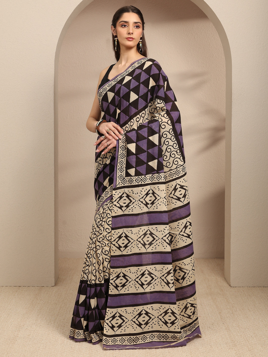 Beige Ethnic Motifs Printed Cotton Blend Saree With Unstitched Blouse Piece