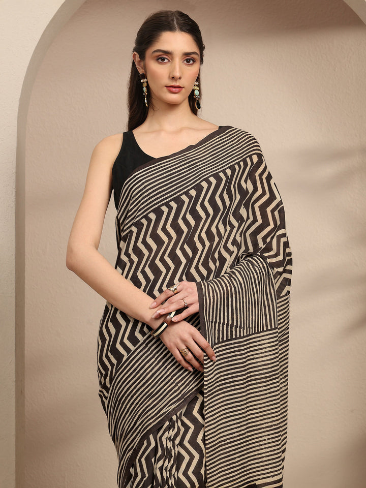 Black Leheriya Printed Cotton Blend Saree With Unstitched Blouse Piece