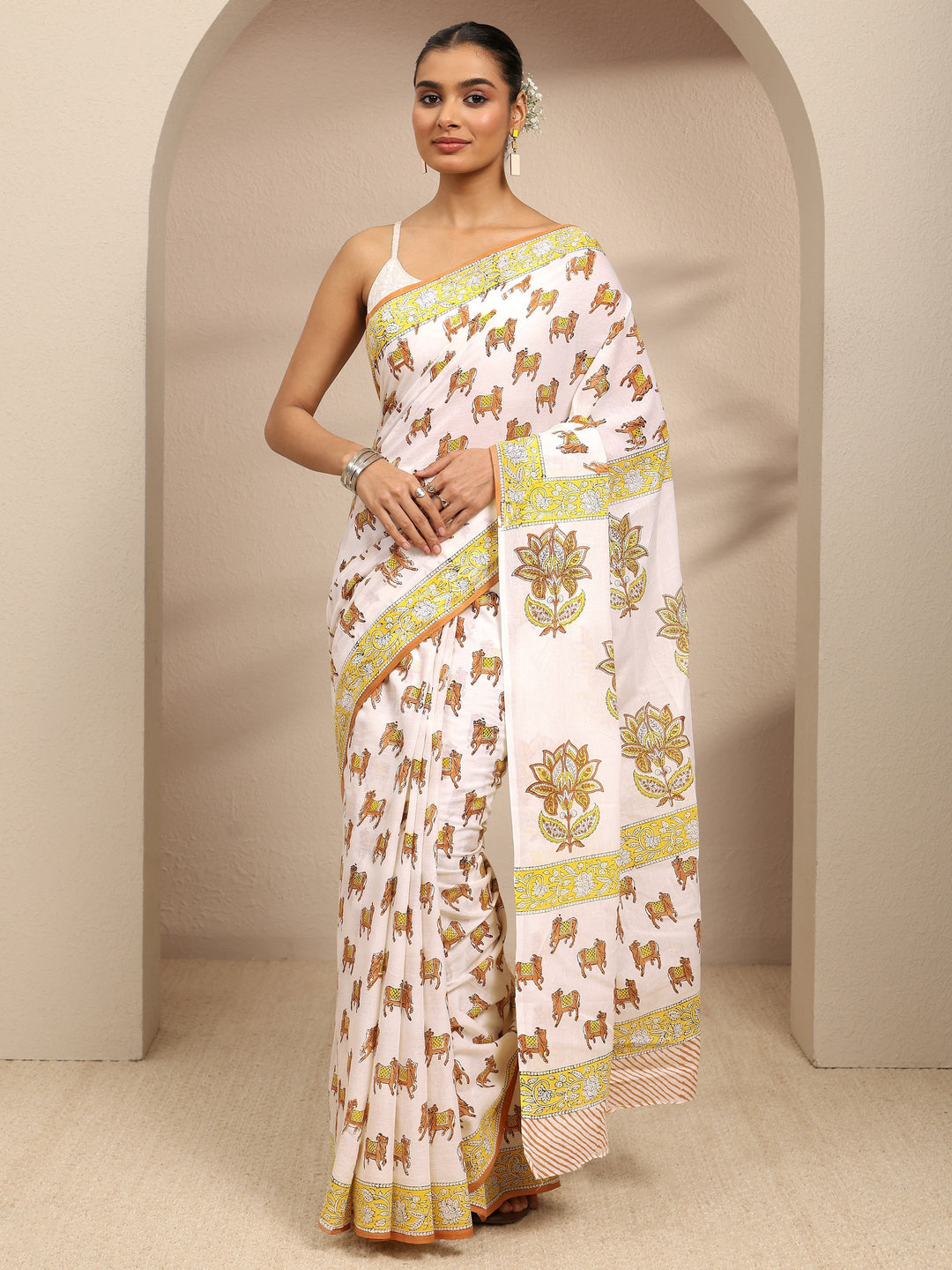 White Ethnic Motifs Printed Cotton Blend Saree With Unstitched Blouse Piece