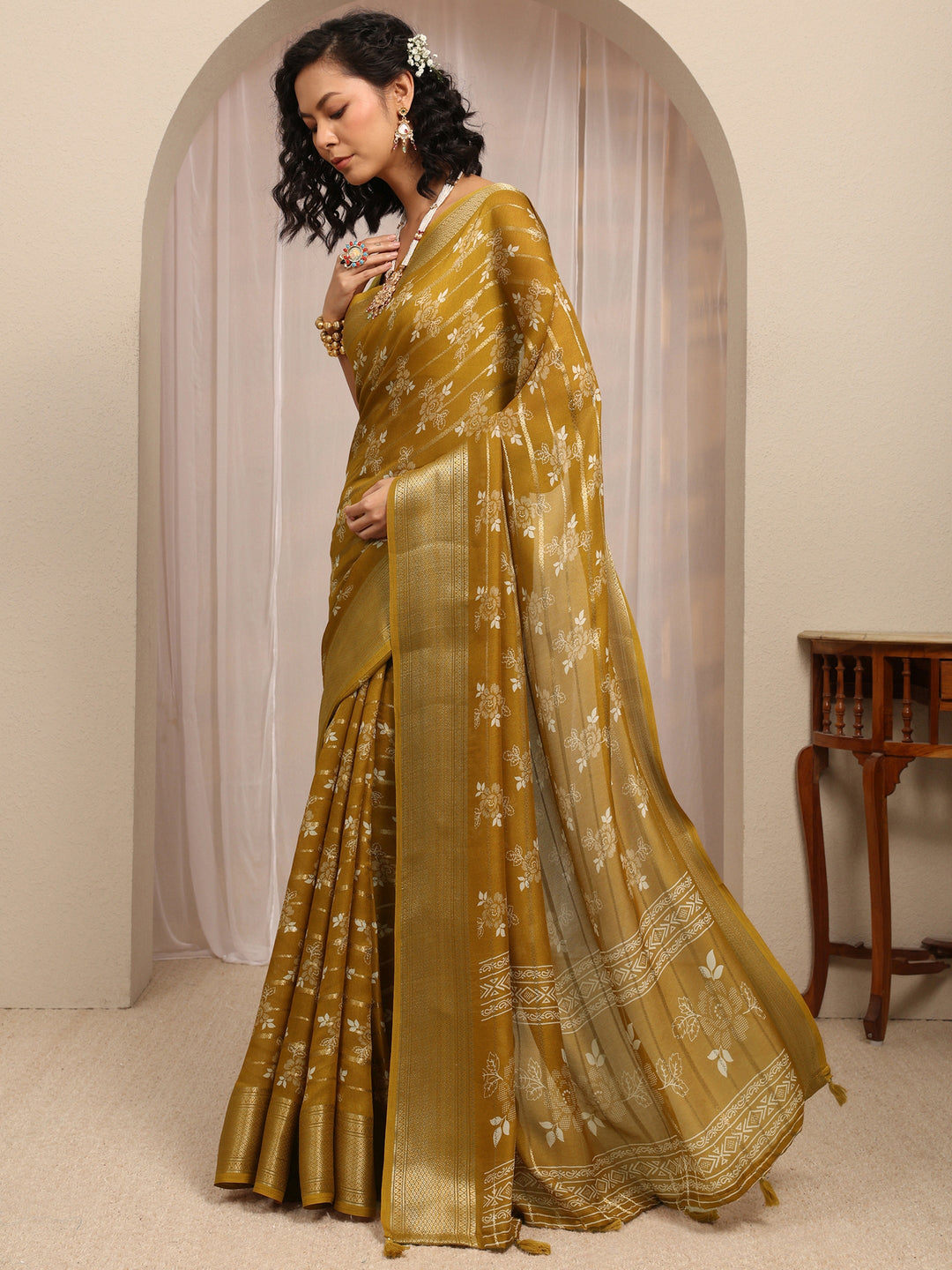 Mustard Floral Printed Silk Blend Saree With Unstitched Blouse Piece