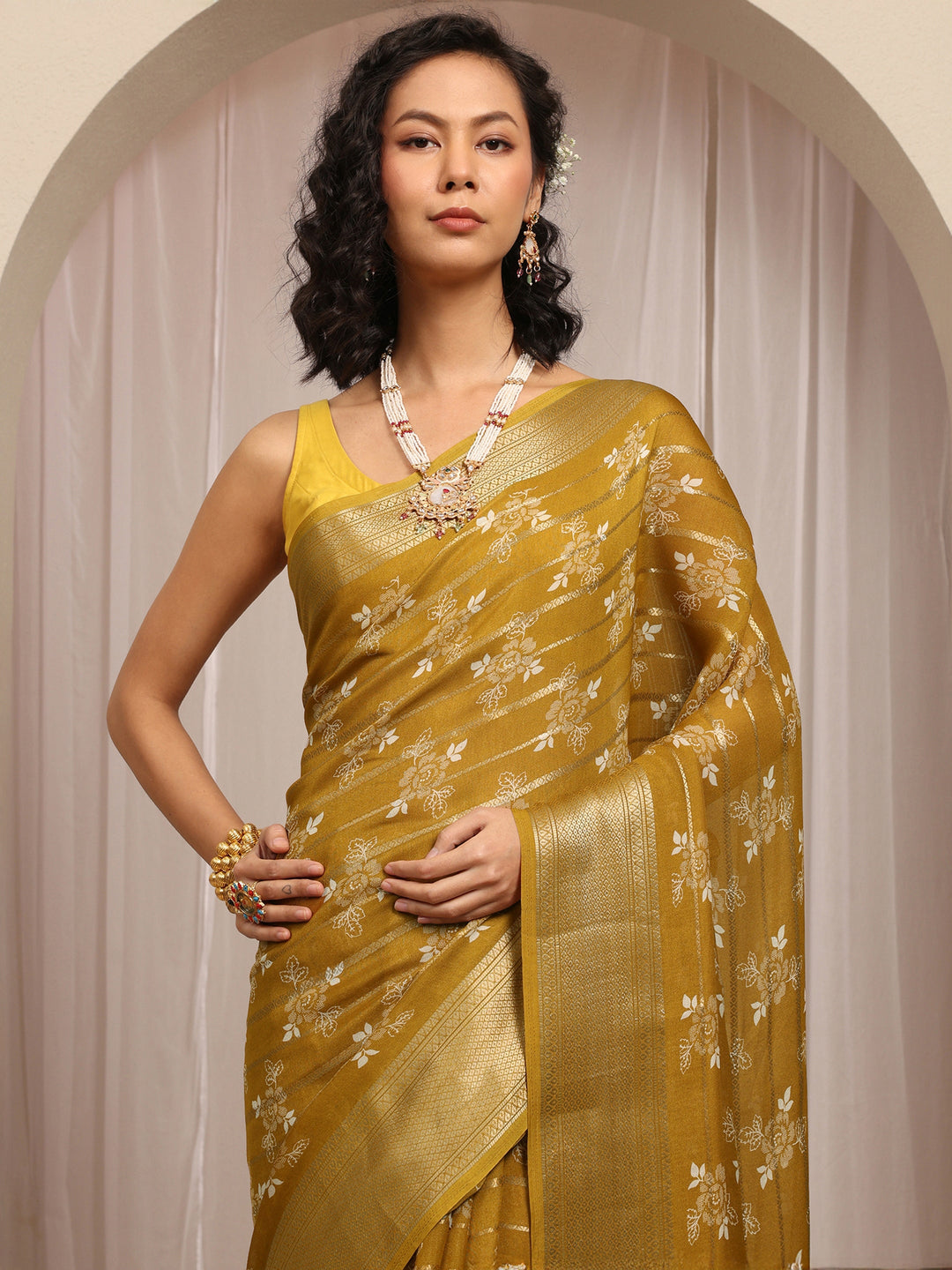 Mustard Floral Printed Silk Blend Saree With Unstitched Blouse Piece