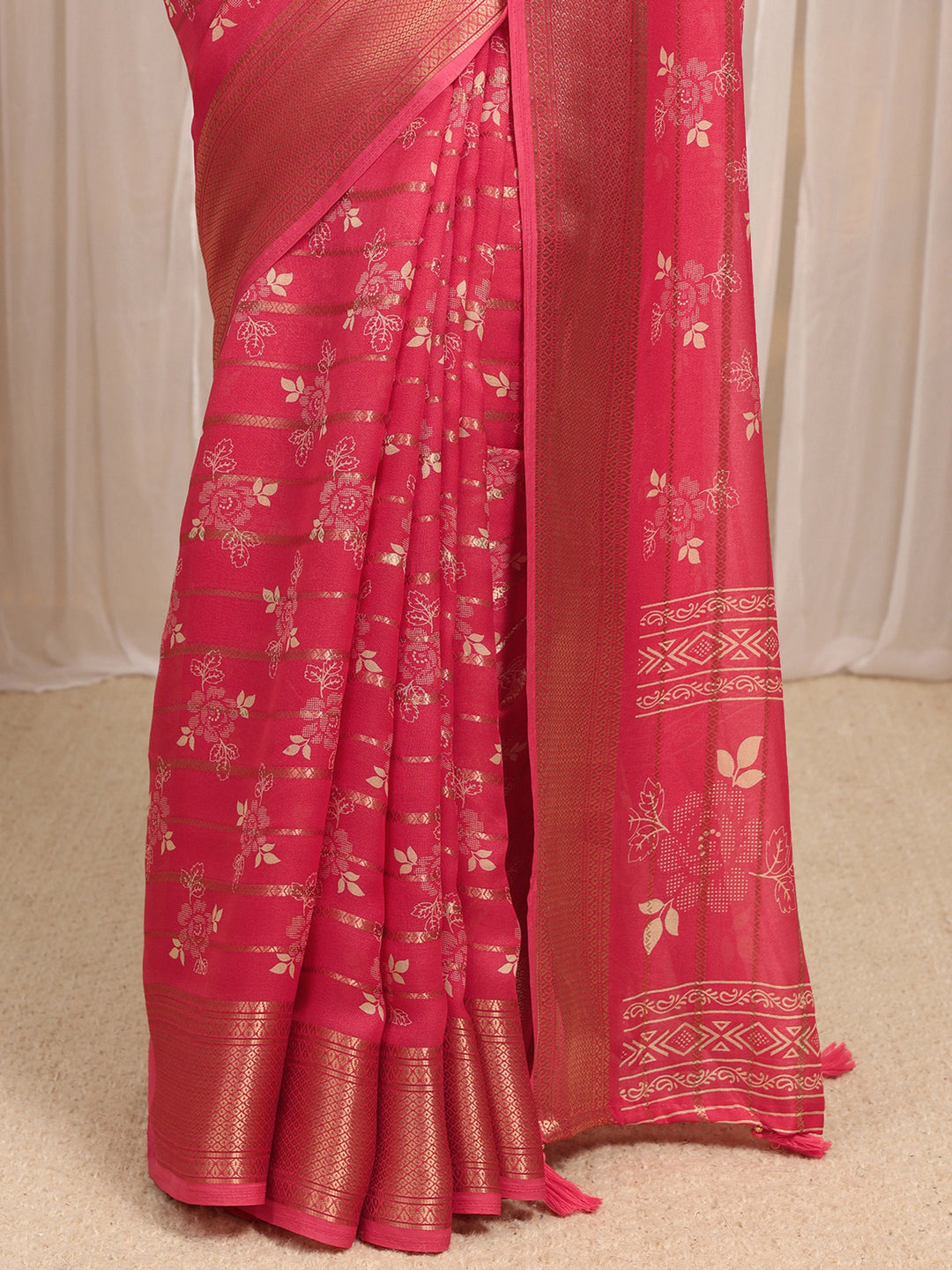 Coral Floral Printed Silk Blend Saree With Unstitched Blouse Piece