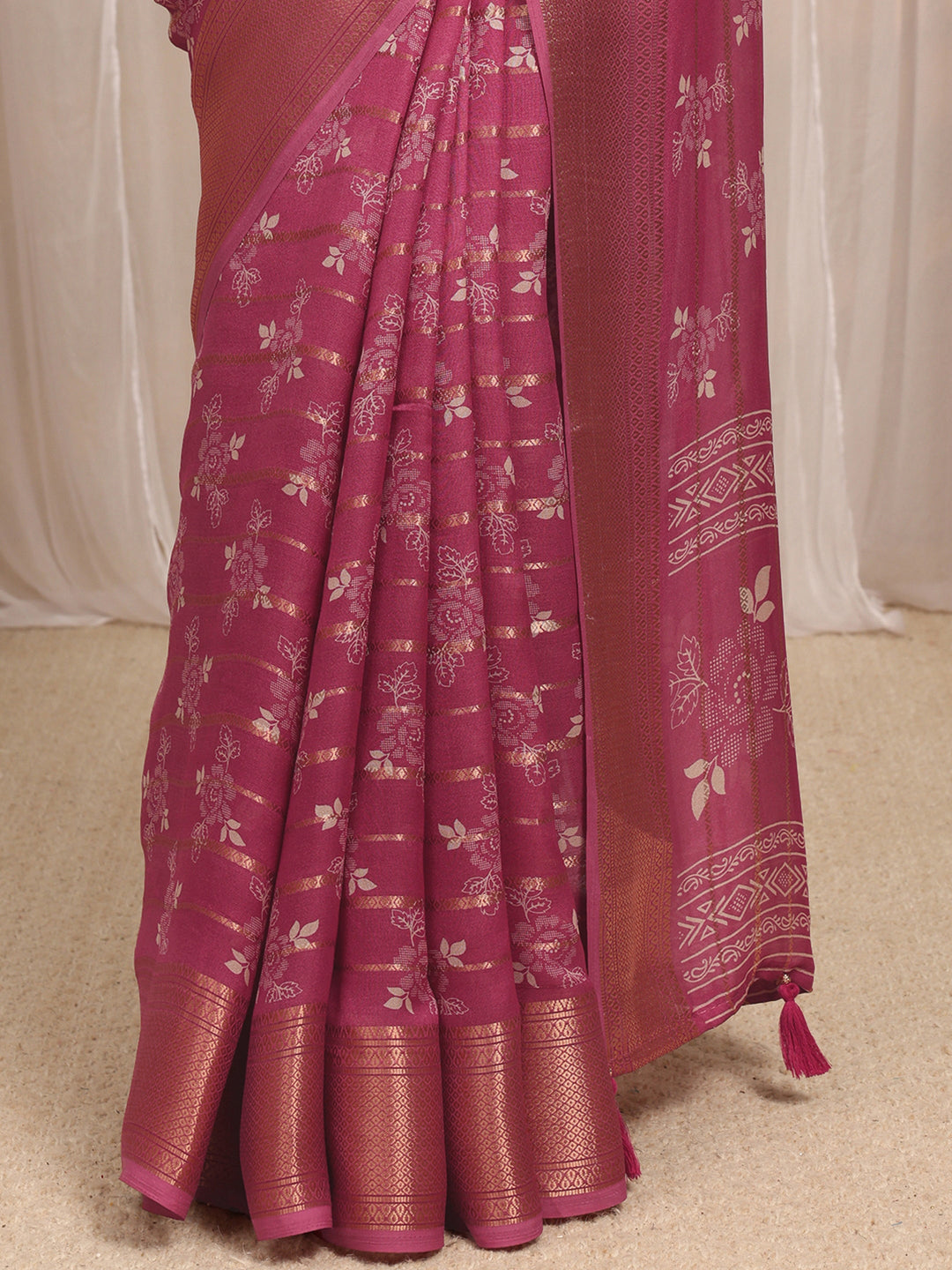 Mauve Floral Printed Silk Blend Saree With Unstitched Blouse Piece