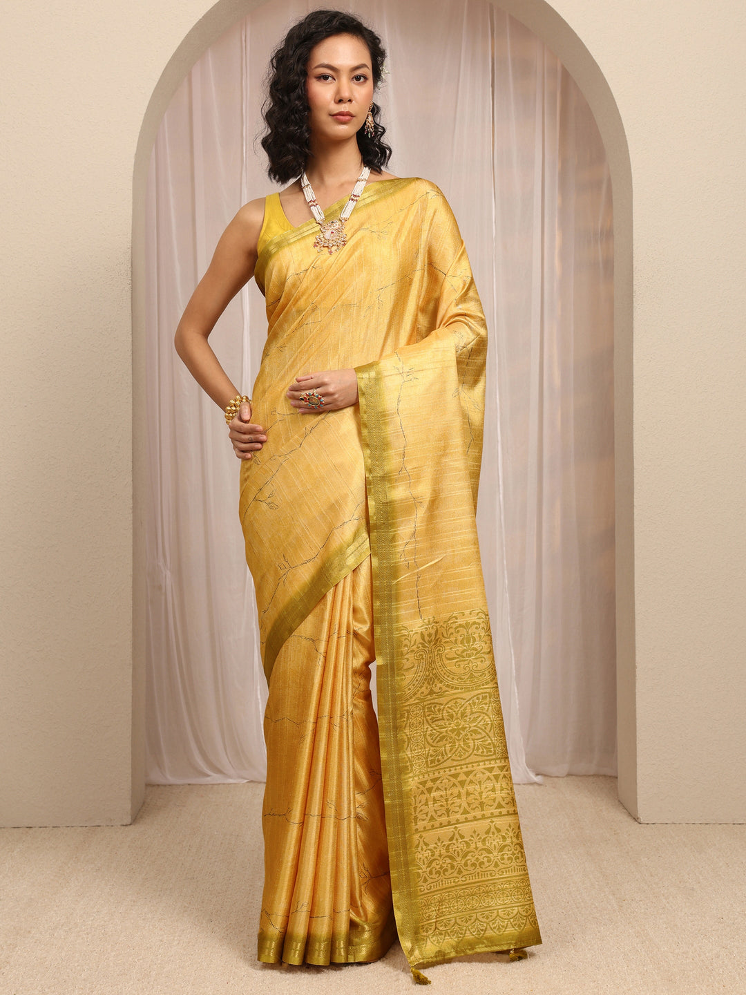 Mustard Floral Printed Silk Blend Saree With Unstitched Blouse Piece