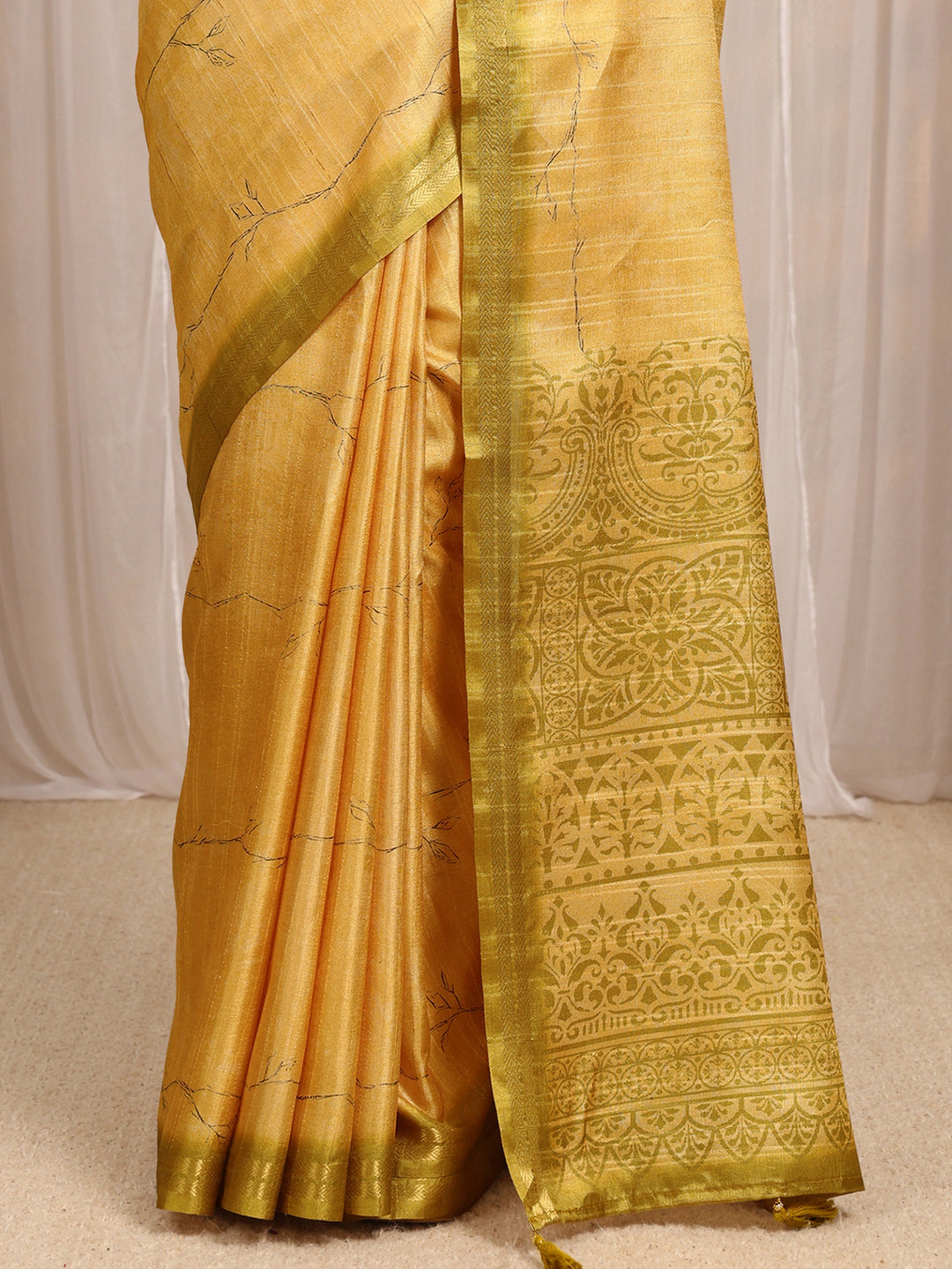 Mustard Floral Printed Silk Blend Saree With Unstitched Blouse Piece