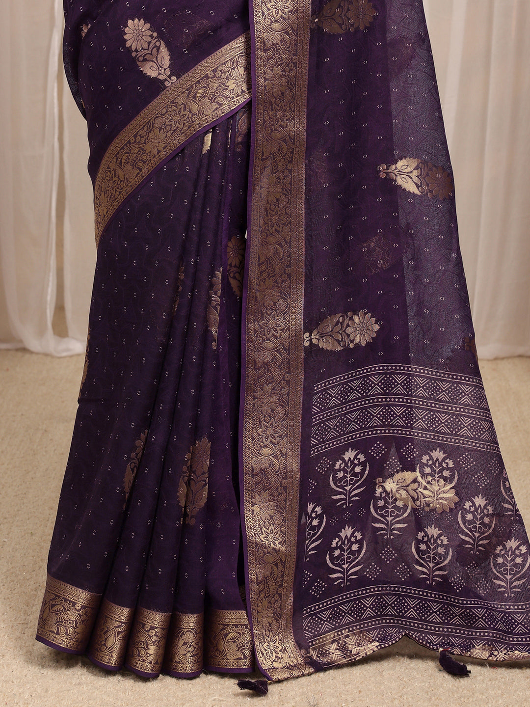 Purple Floral Woven Design Silk Blend Saree With Unstitched Blouse Piece