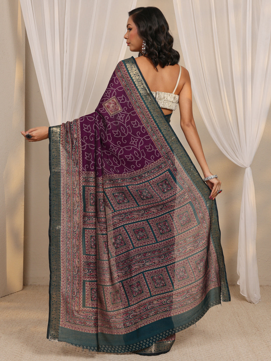 Purple Bandhani Printed Silk Blend Saree With Unstitched Blouse Piece