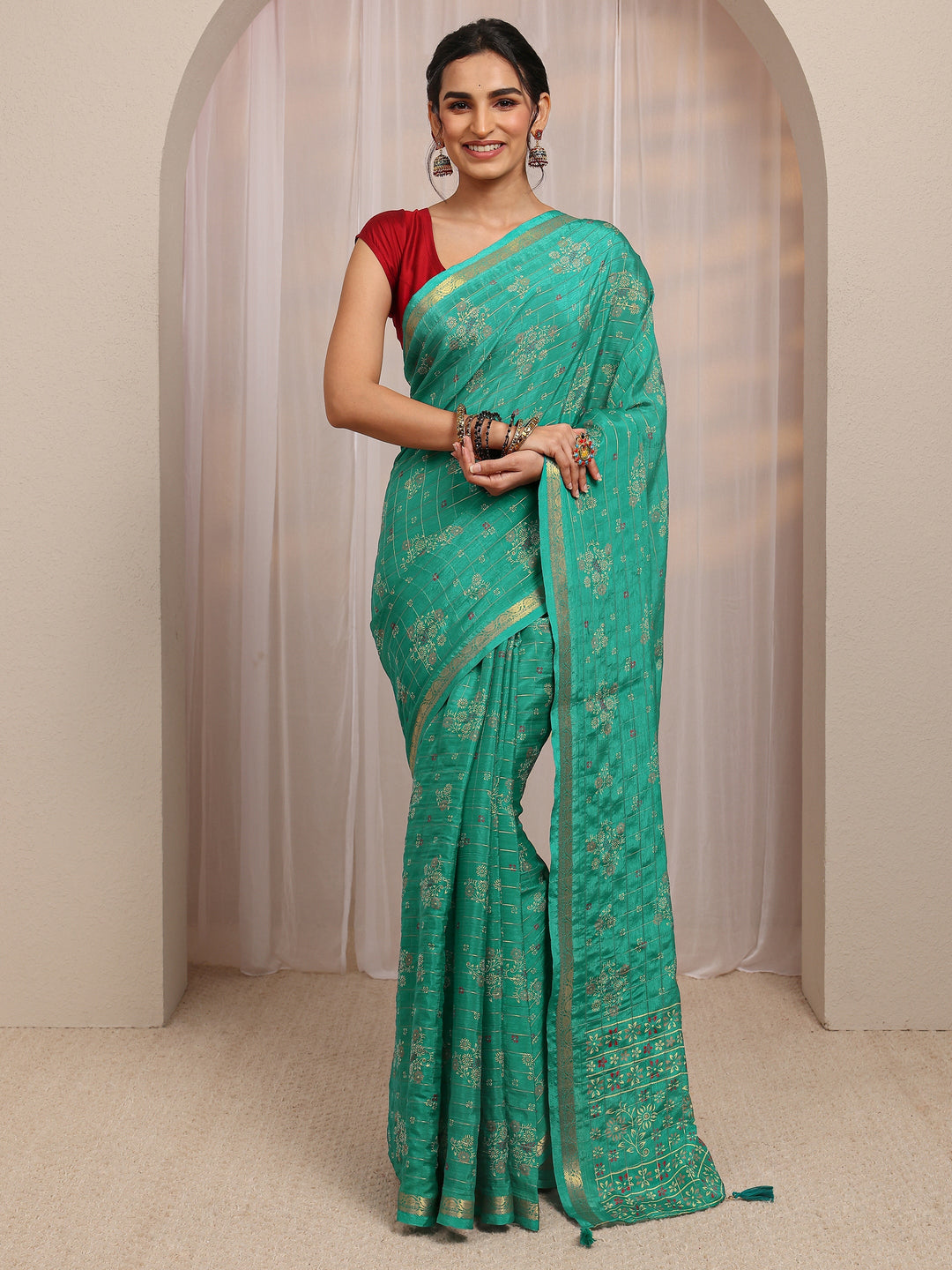 Green Floral Printed Silk Blend Saree With Unstitched Blouse Piece