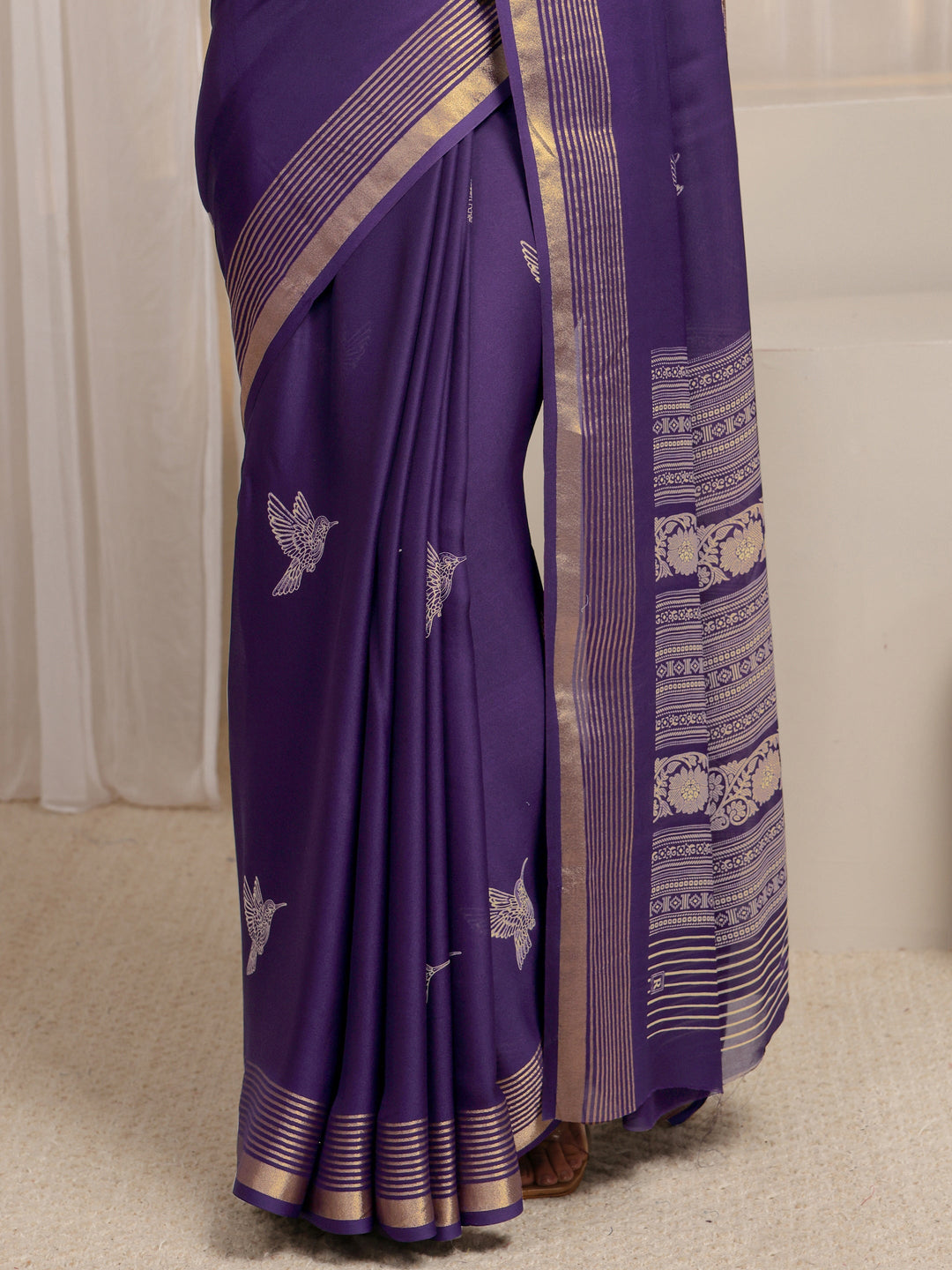 Purple Quirky Printed Silk Blend Saree 
With Unstitched Blouse Piece