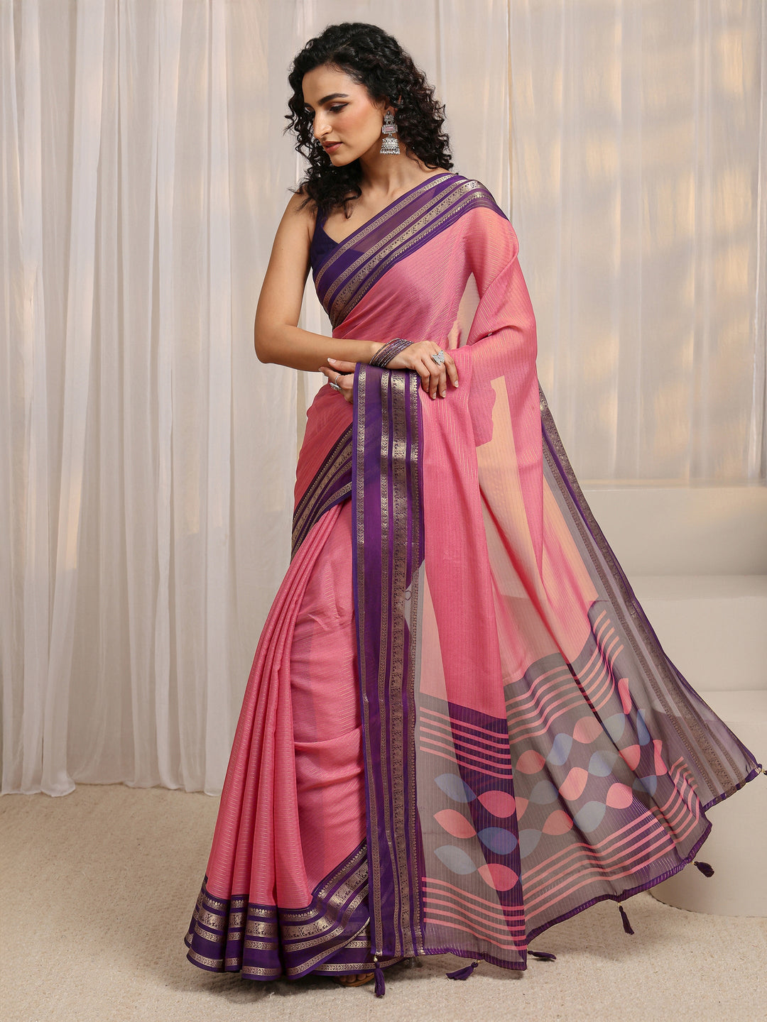 Pink Printed Silk Blend Saree 
With Unstitched Blouse Piece