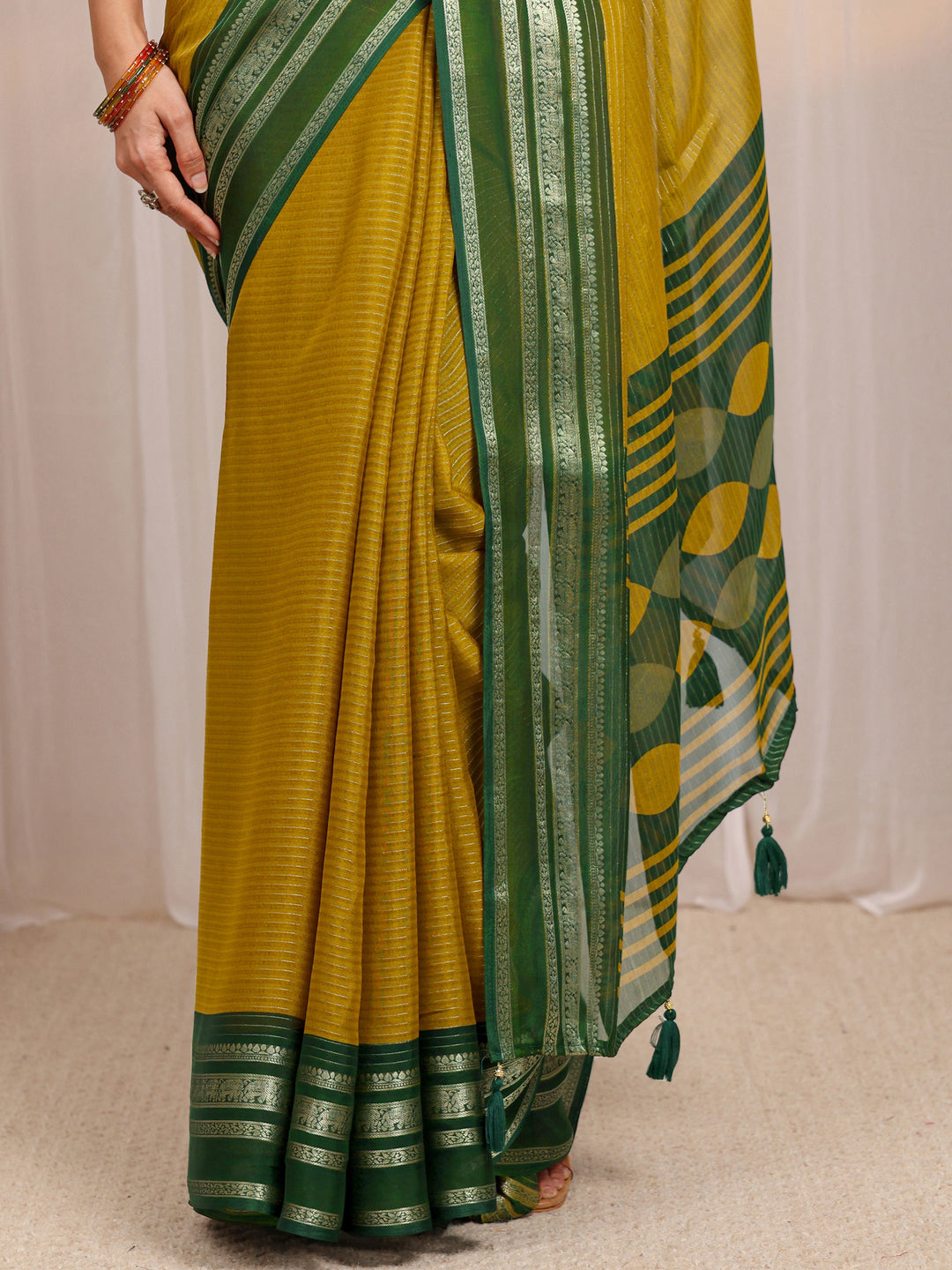 Mustard Printed Silk Blend Saree 
With Unstitched Blouse Piece