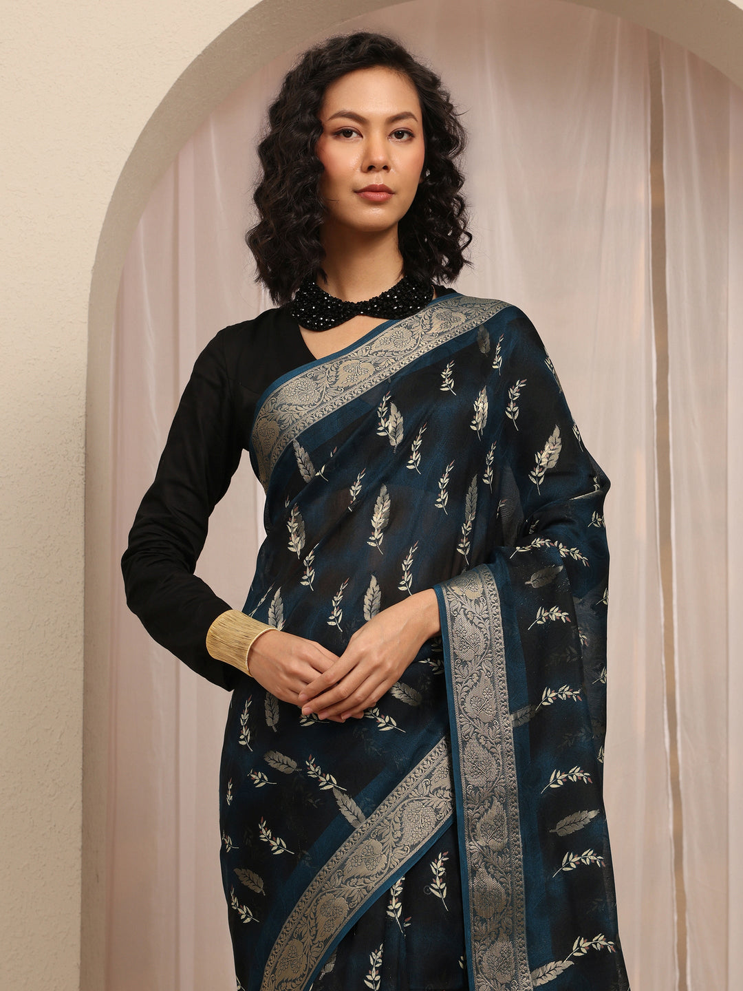 Navy Blue Floral Printed Silk Blend Saree With Unstitched Blouse Piece