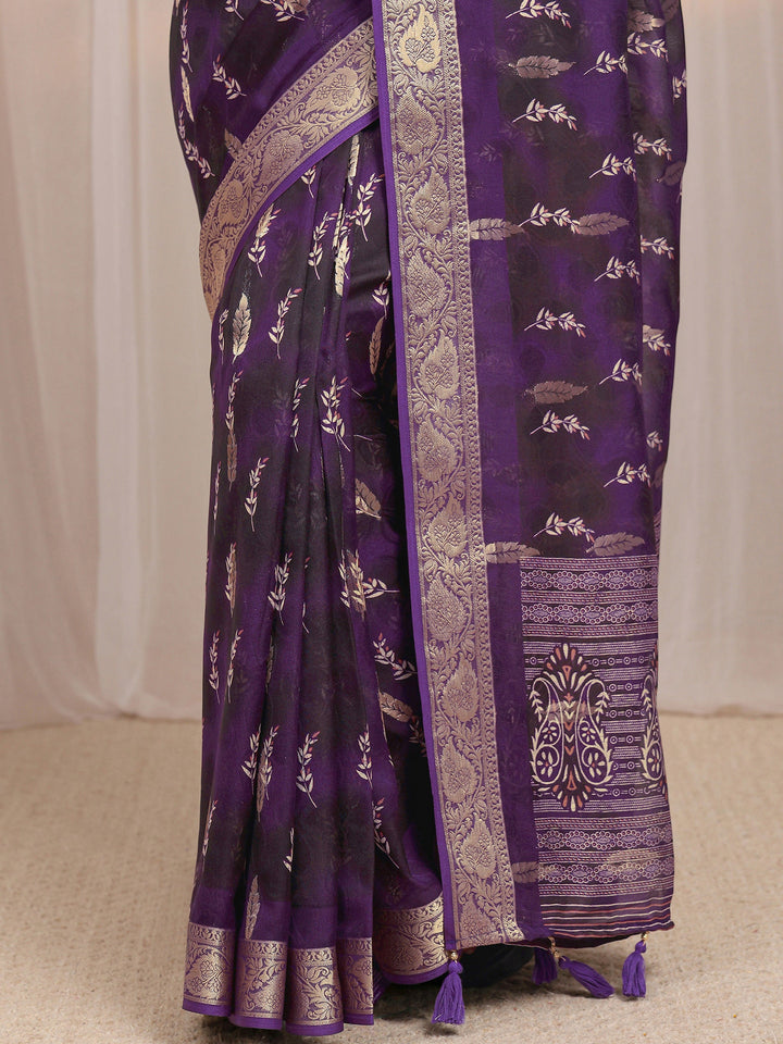 Purple Floral Printed Silk Blend Saree 
With Unstitched Blouse Piece