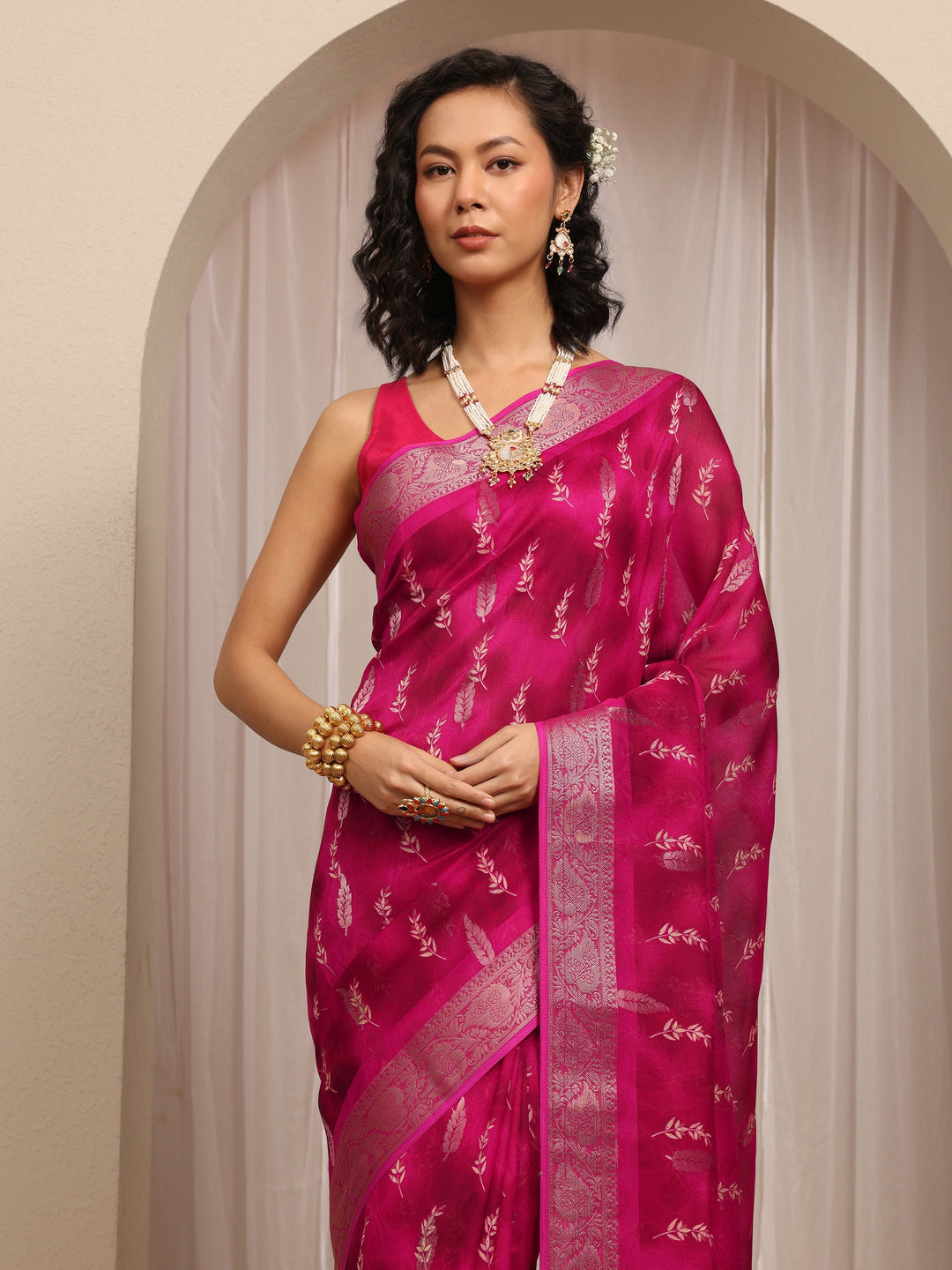 Pink Floral Printed Silk Blend Saree With Unstitched Blouse Piece