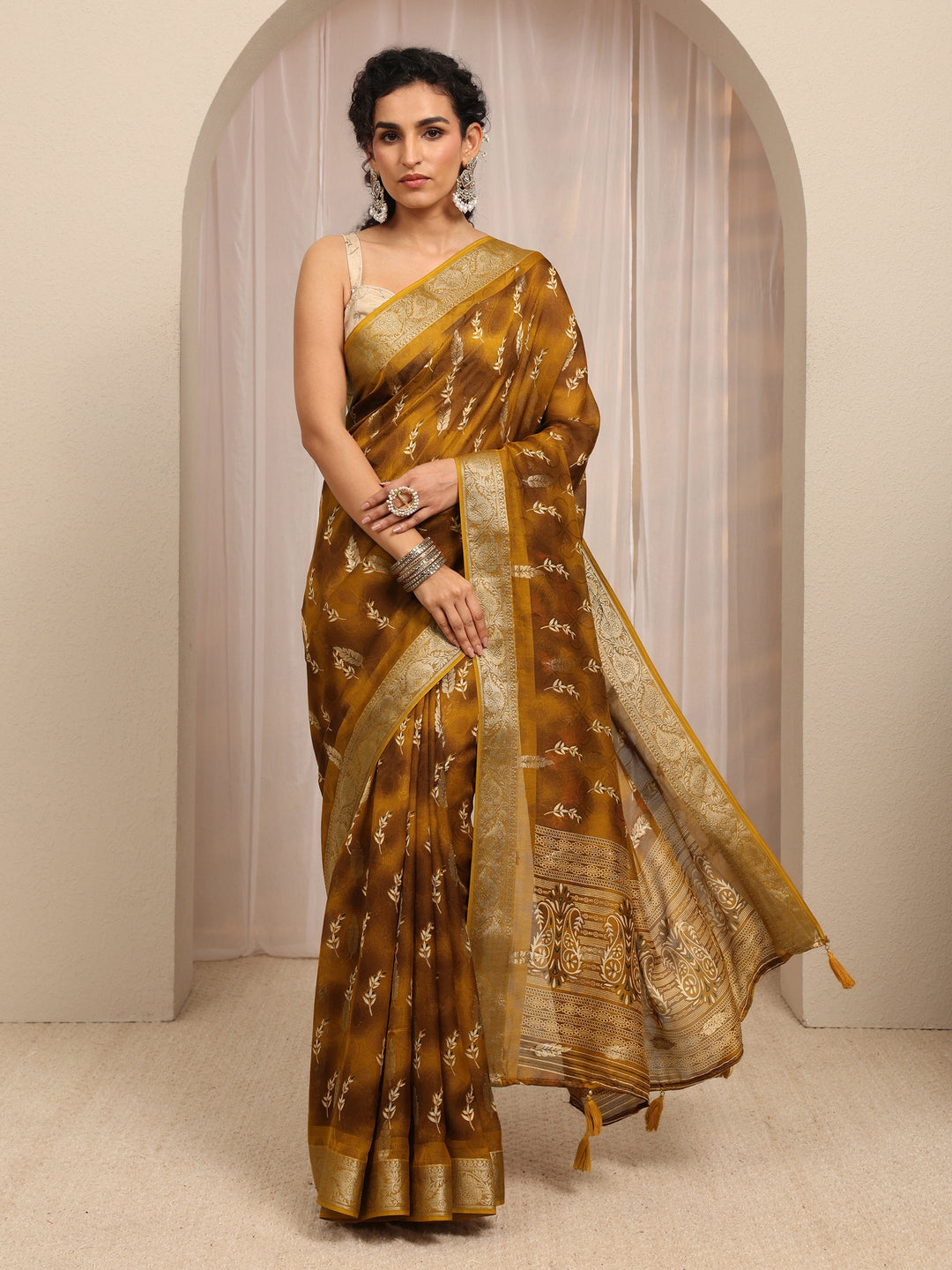 Mustard Floral Printed Silk Blend Saree With Unstitched Blouse Piece