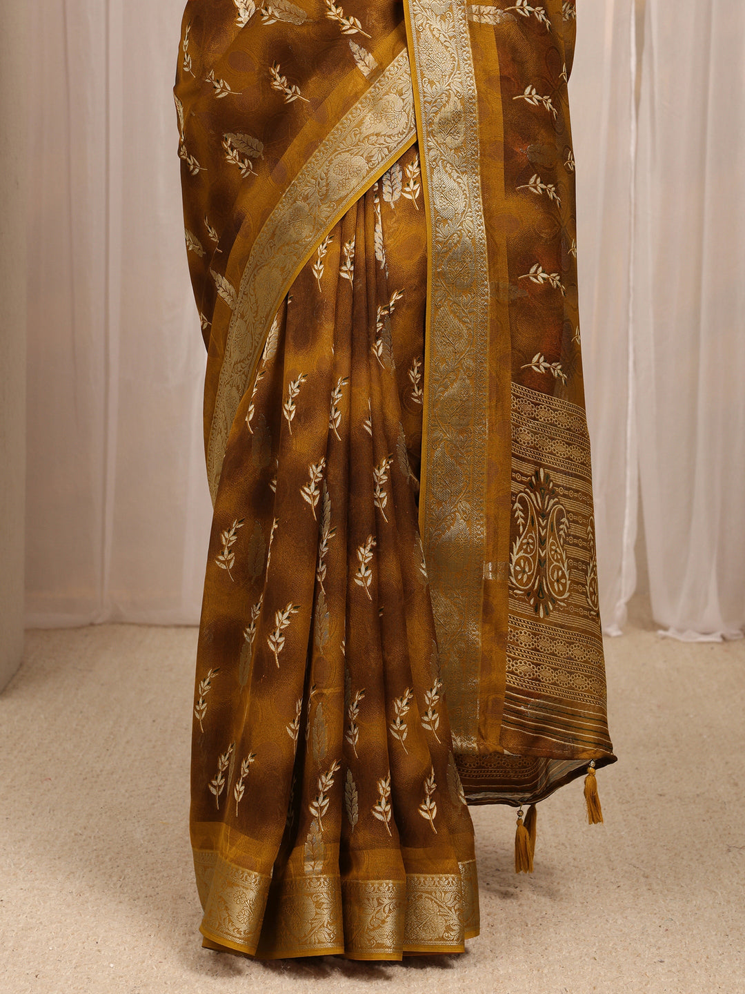 Mustard Floral Printed Silk Blend Saree With Unstitched Blouse Piece