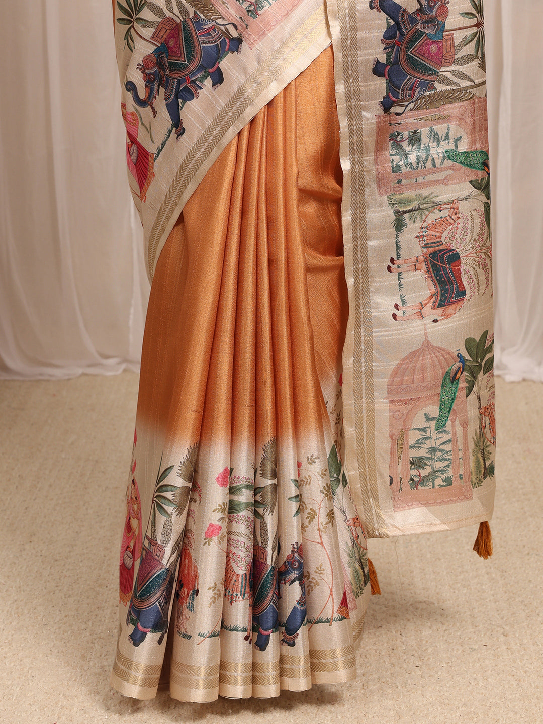 Mustard Printed Silk Blend Saree With Unstitched Blouse Piece