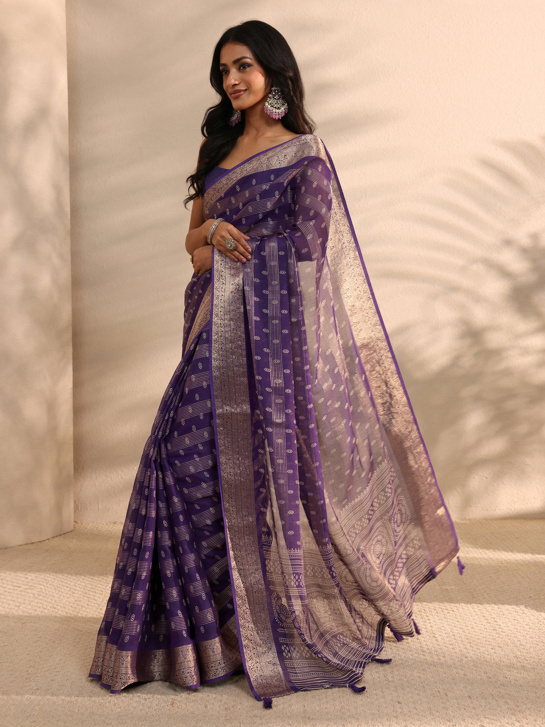 Purple Ethnic Woven Silk Blend Saree 
With Unstitched Blouse Piece