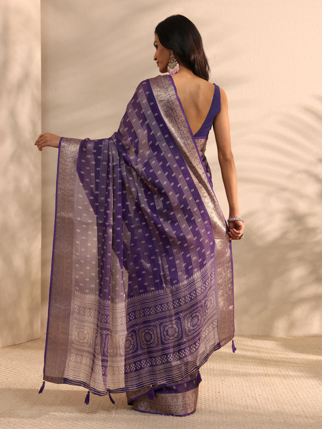 Purple Ethnic Woven Silk Blend Saree 
With Unstitched Blouse Piece