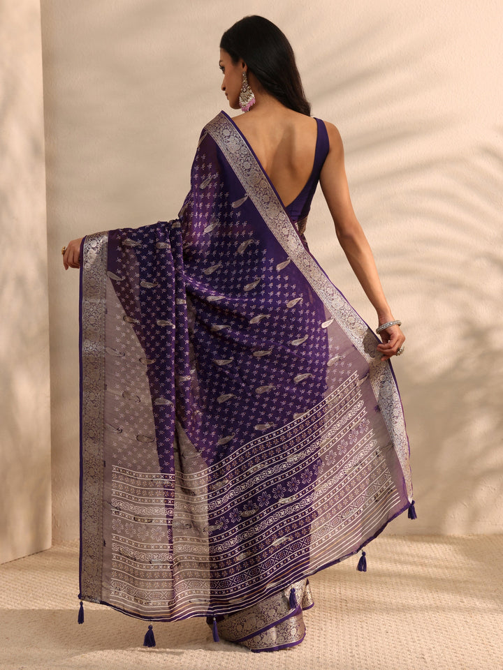 Purple Floral Printed Silk Blend Saree 
With Unstitched Blouse Piece
