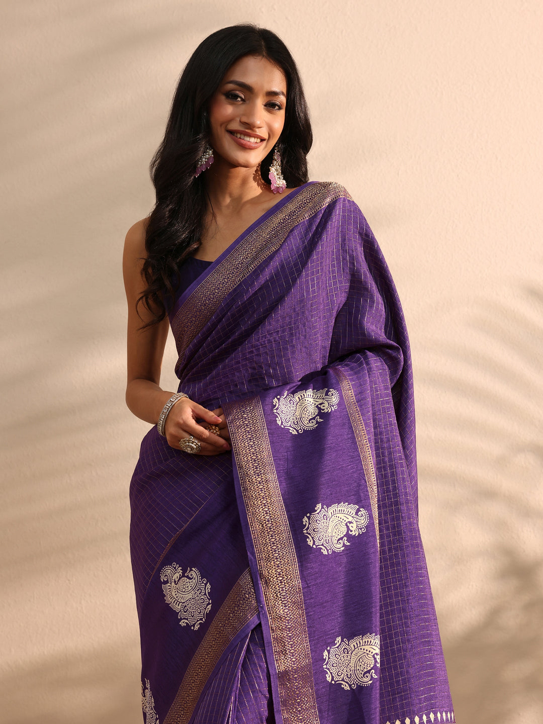 Purple Printed Silk Blend Saree 
With Unstitched Blouse Piece
