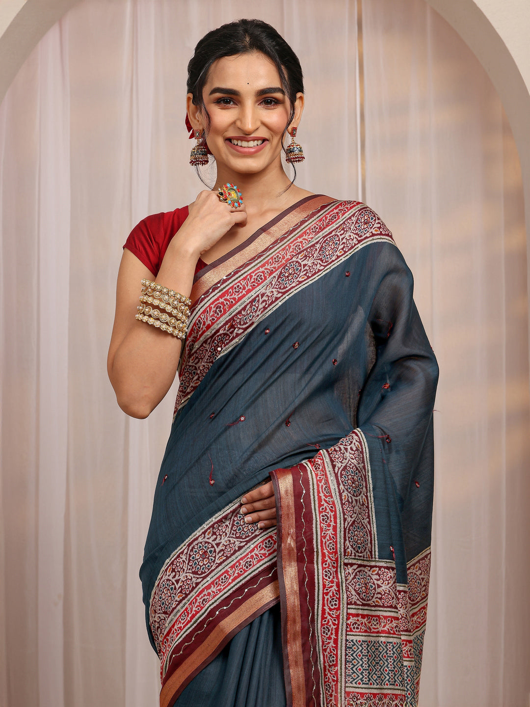 Navy Blue Solid Silk Blend Saree With Unstitched Blouse Piece