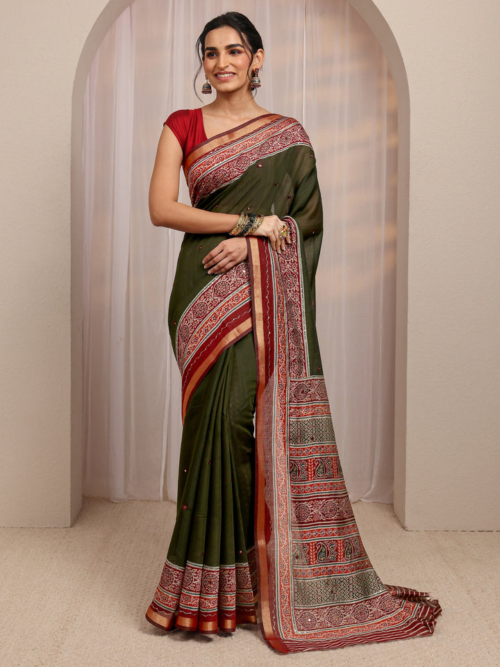 Green Solid Silk Blend Saree With Unstitched Blouse Piece