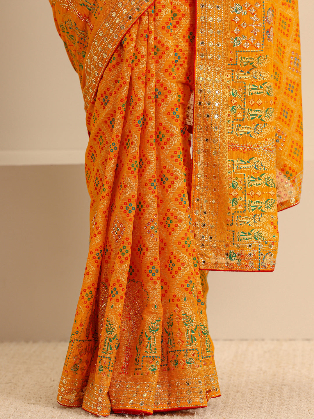 Mustard Bandhani Printed Silk Blend Saree With Unstitched Blouse Piece