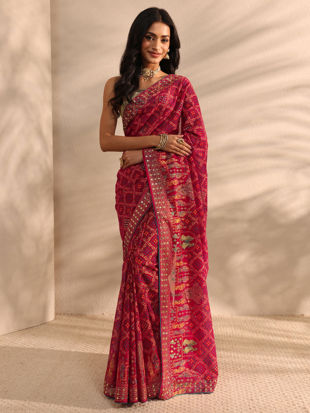 Red Bandhani Printed Silk Blend Saree With Unstitched Blouse Piece