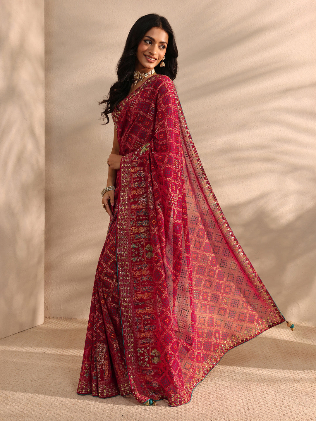 Red Bandhani Printed Silk Blend Saree With Unstitched Blouse Piece