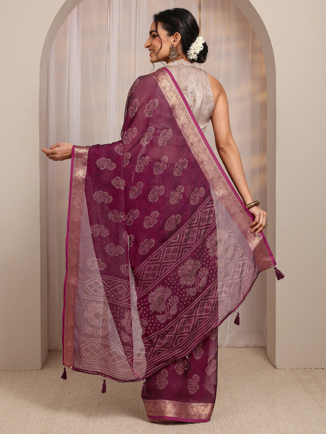 Maroon Floral Printed Silk Blend Saree With Unstitched Blouse Piece