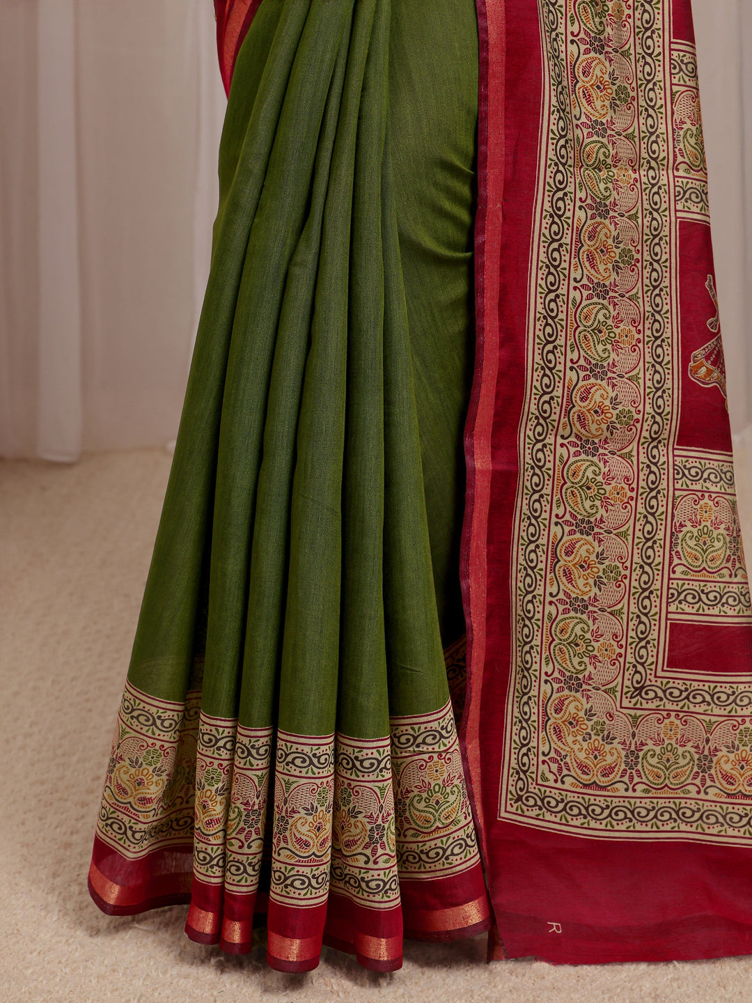 Green Solid Silk Blend Saree With Unstitched Blouse Piece